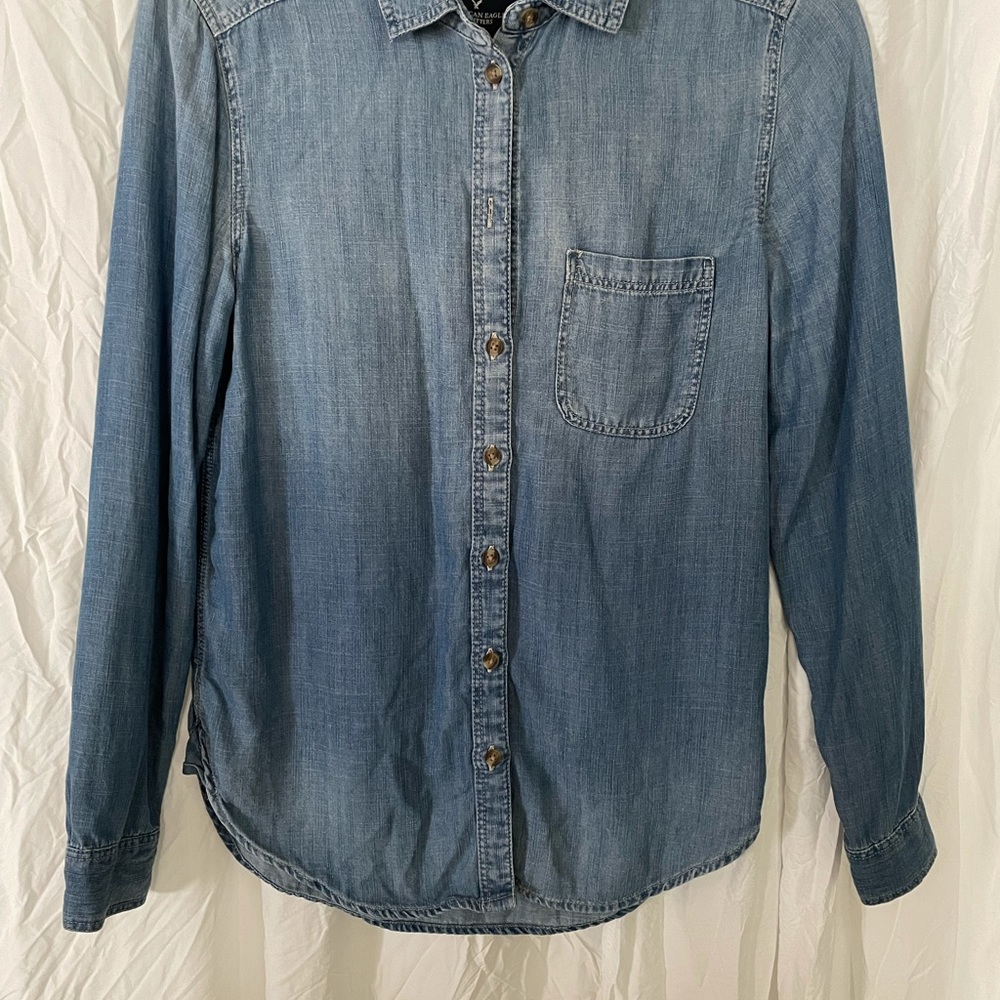 American Eagle Blue Denim‎ Button Up Blouse - Picture 2 of 8